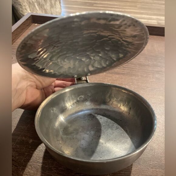 Vintage 1959s Everlast Hand Forged  Sauce Pan Aluminum Crumb Catcher - Picture 3 of 4